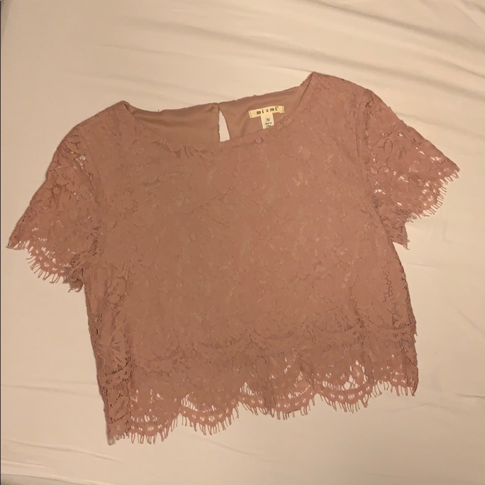 Blush lace top with short sleeves